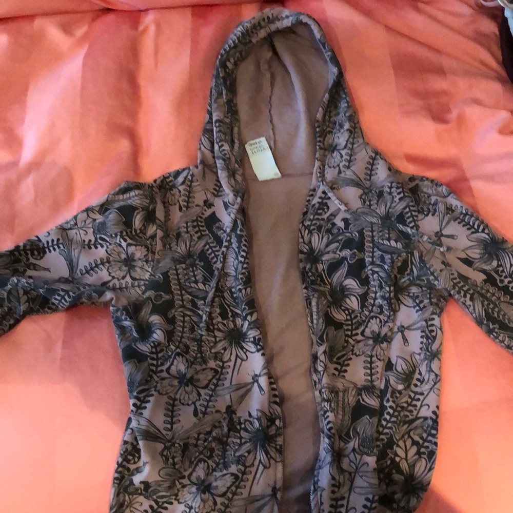 Patterned zip up